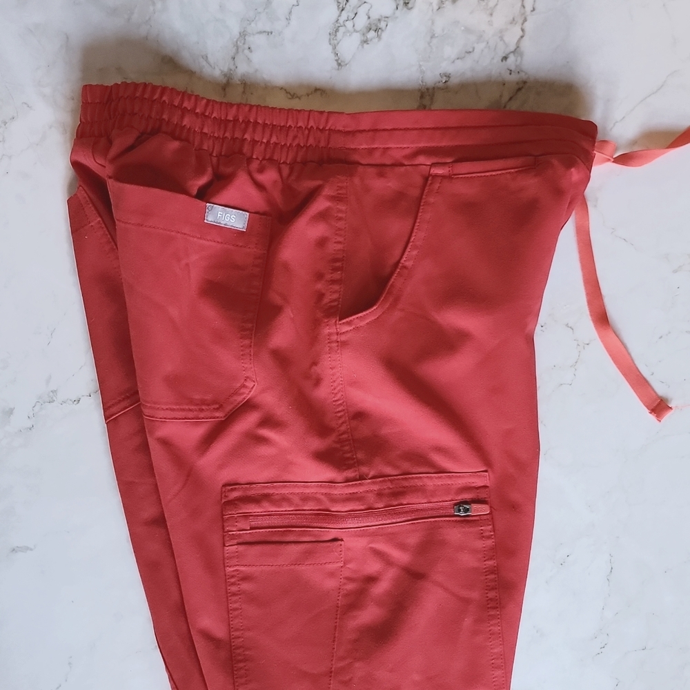 Women's XS extra small FIGS Technical Collection scrub bottoms red - Picture 5 of 7